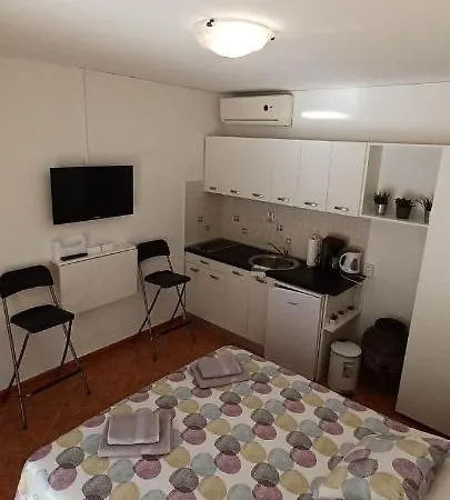 Apartment Dorjan *